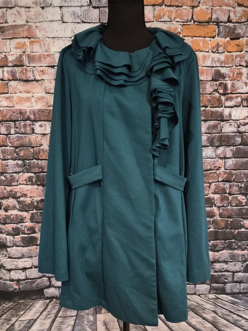 Ruffled Collar Green Jacket